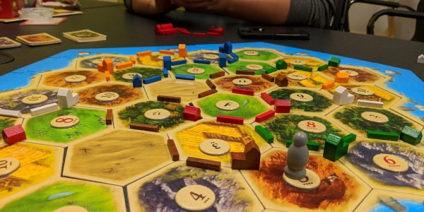 Какая настольная игра подходит вам по знаку зодиака