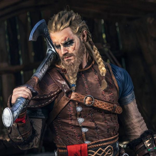 Лучший косплей мужской версии Эйвора