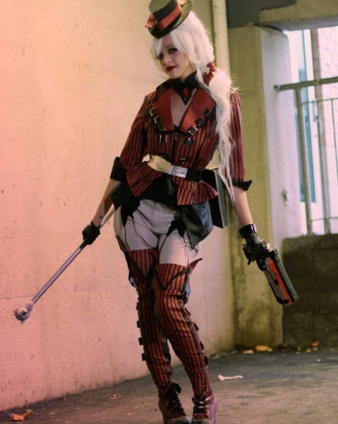 Лучший косплей Лобы из Apex Legends