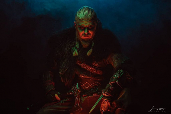 Лучший косплей мужской версии Эйвора