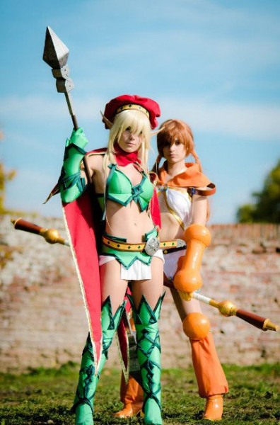 Косплей боевого инструктора Аллейн из &laquo;Queen&rsquo;s Blade&raquo;